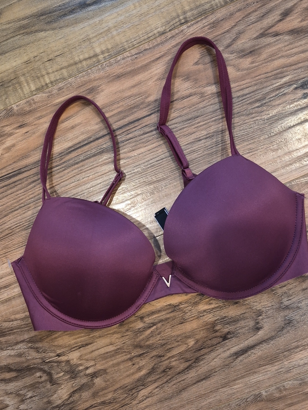 VICTORIA'S SECRET - NWOT Maroon Padded Pushup Bra